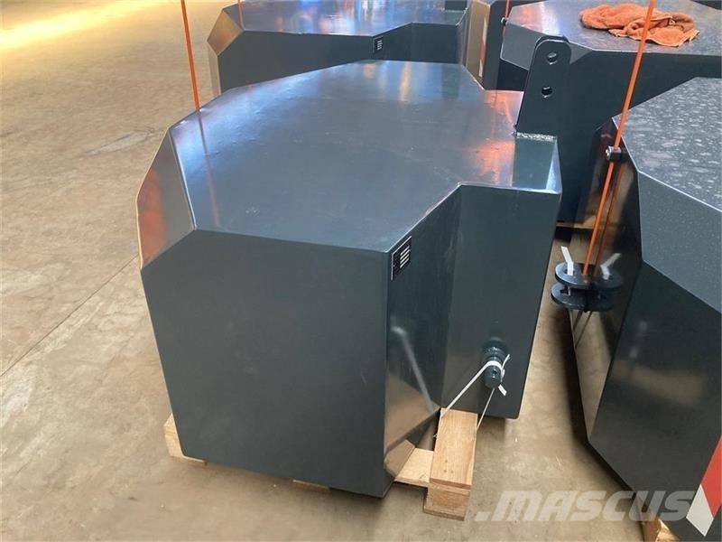  - - - 1800 KG Front weights