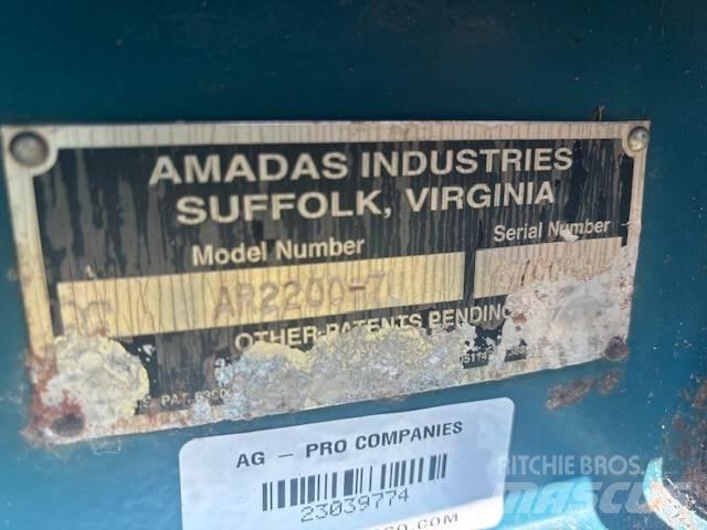 Amadas AR2200 Combine harvesters