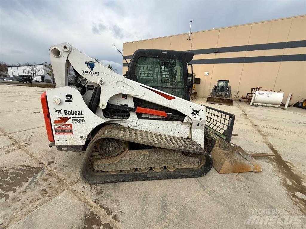 Bobcat T740 Mini loaders