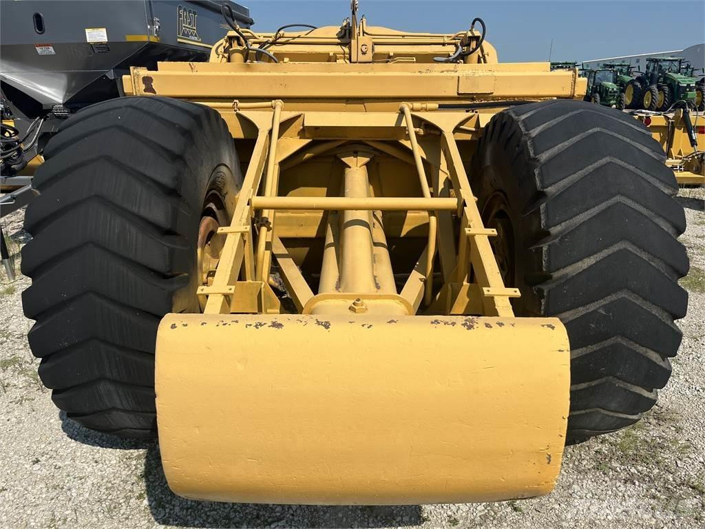 CAT 12 Snow blades and plows