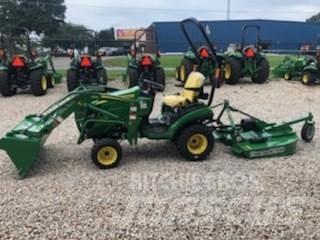 John Deere 1025R Compact tractors
