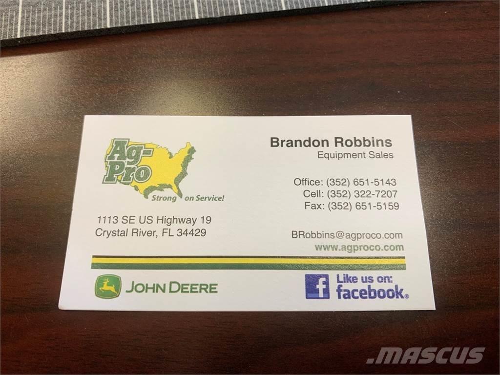 John Deere 2025R Compact tractors