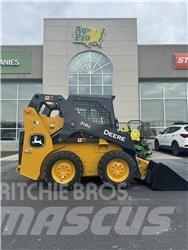 John Deere 318G Skid steer loaders