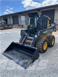John Deere 320G Skid steer loaders