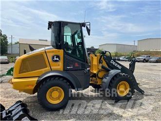 John Deere 324P Wheel loaders