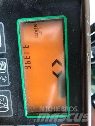 John Deere 590 Round balers