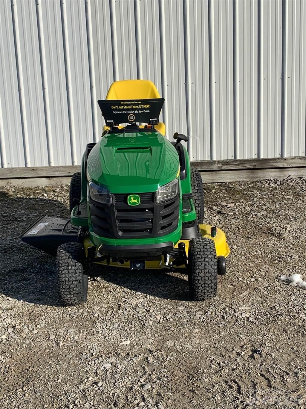 John Deere S110 Riding mowers