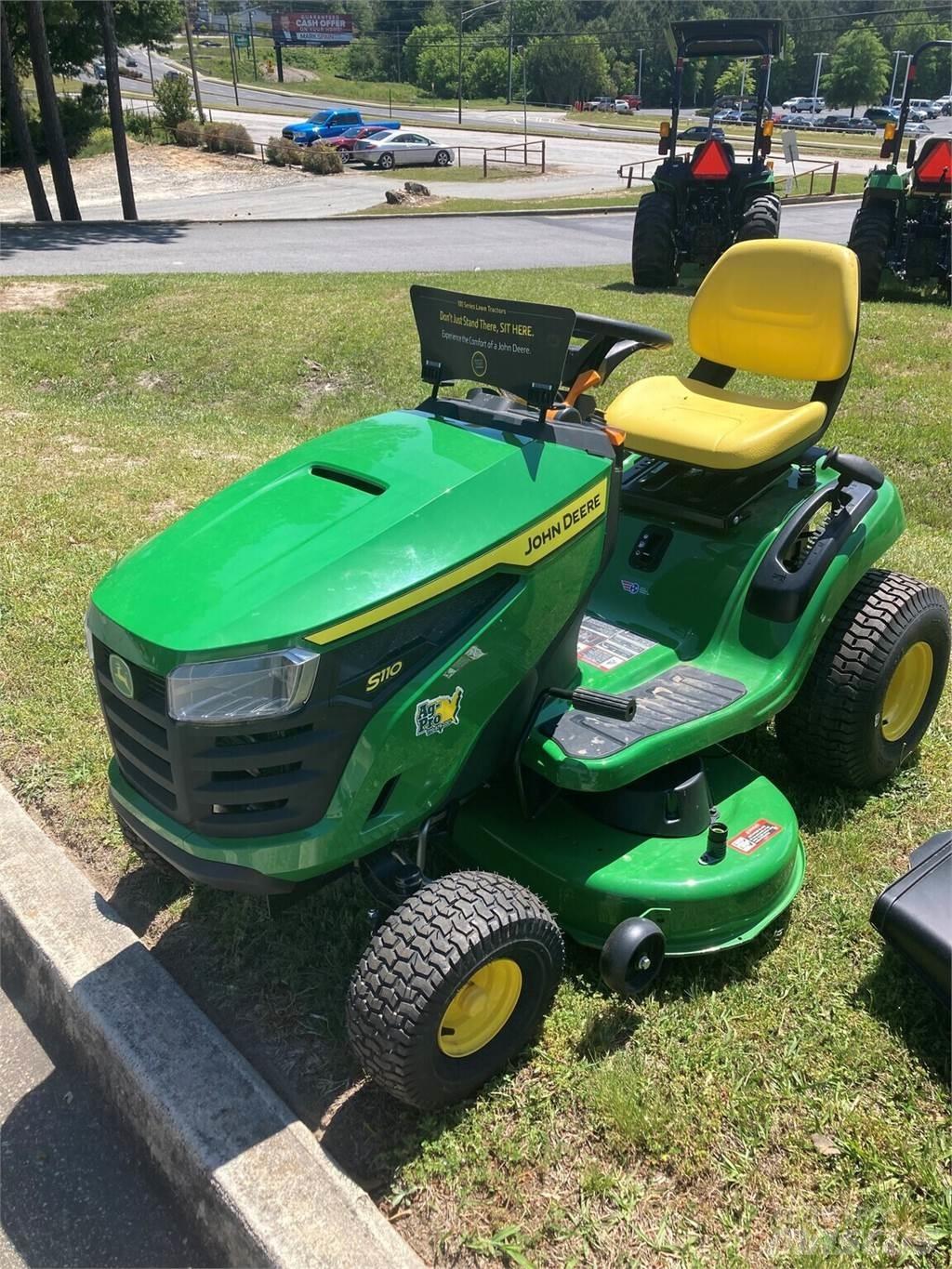 John Deere S110 Riding mowers