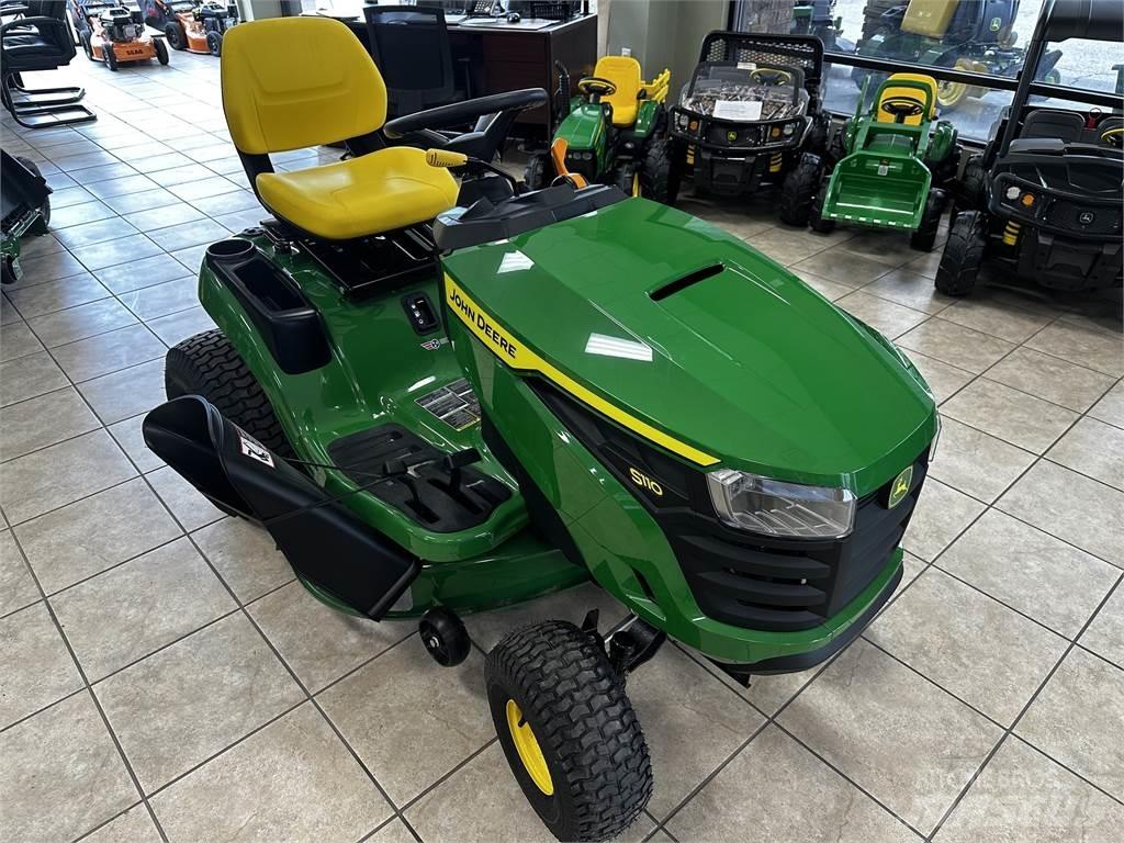 John Deere S110 Riding mowers