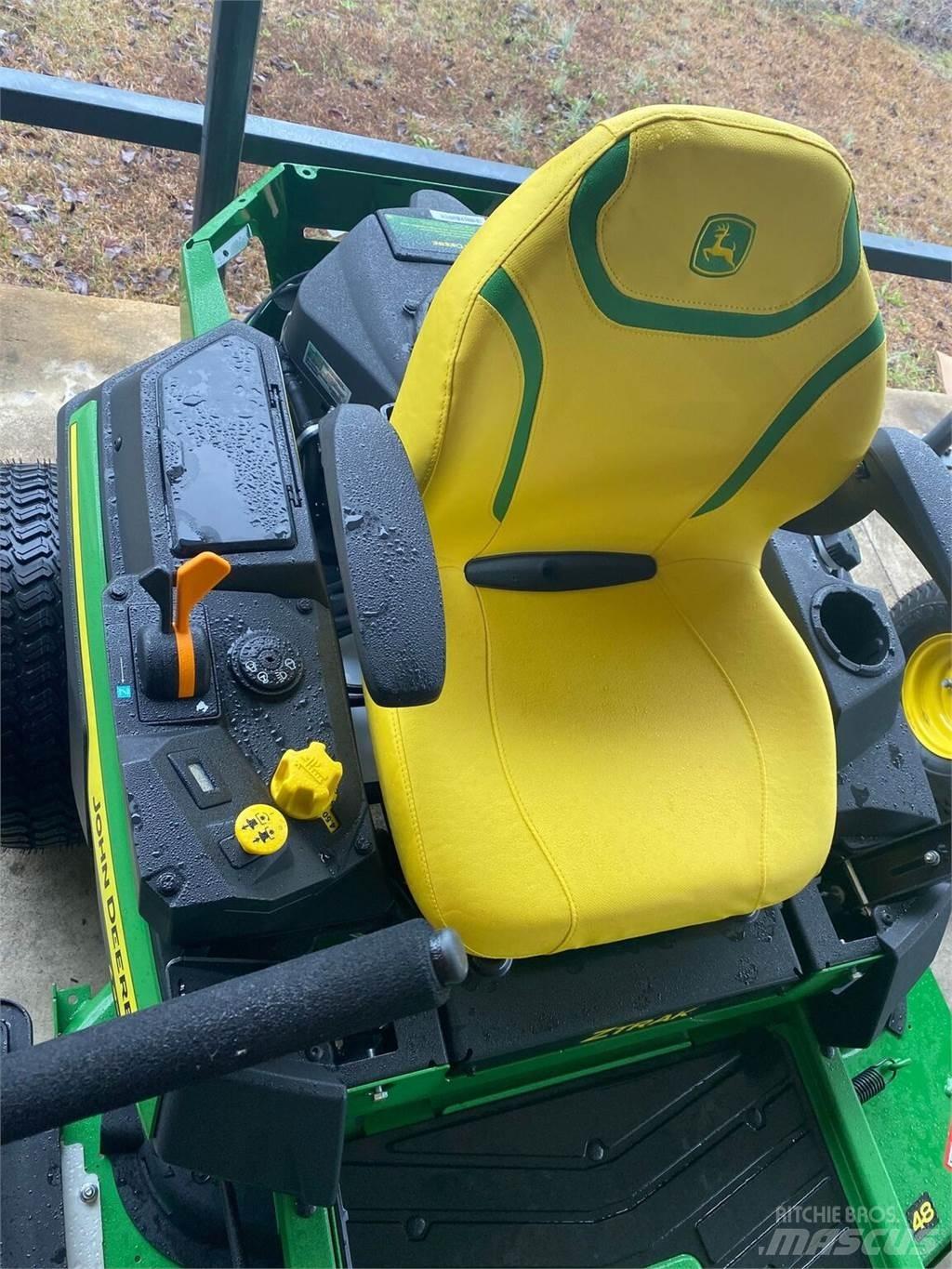 John Deere Z330R Zero turn mowers