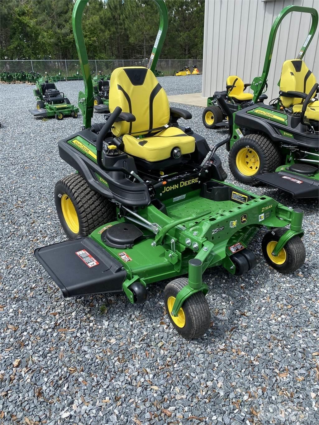 John Deere Z920M Zero turn mowers