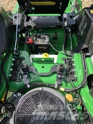 John Deere Z920M Zero turn mowers