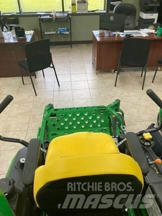 John Deere Z920M Zero turn mowers