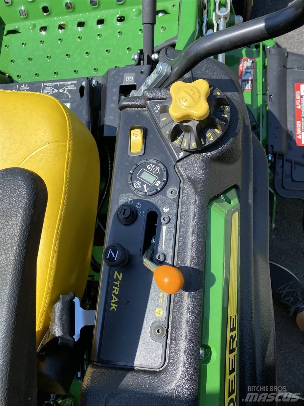 John Deere Z920M Zero turn mowers