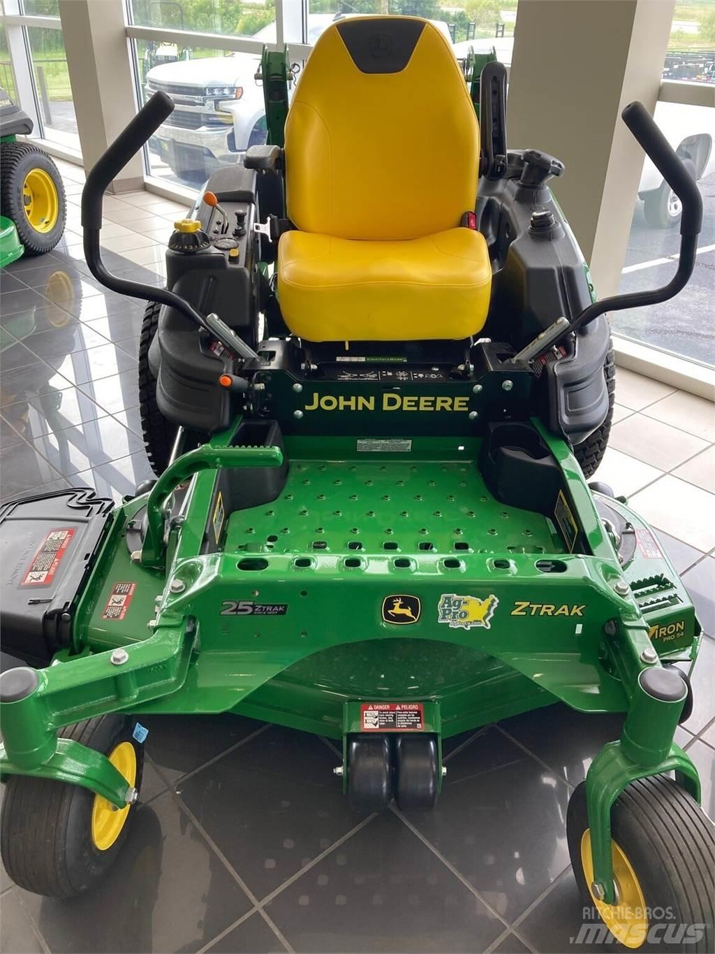 John Deere Z920M Zero turn mowers