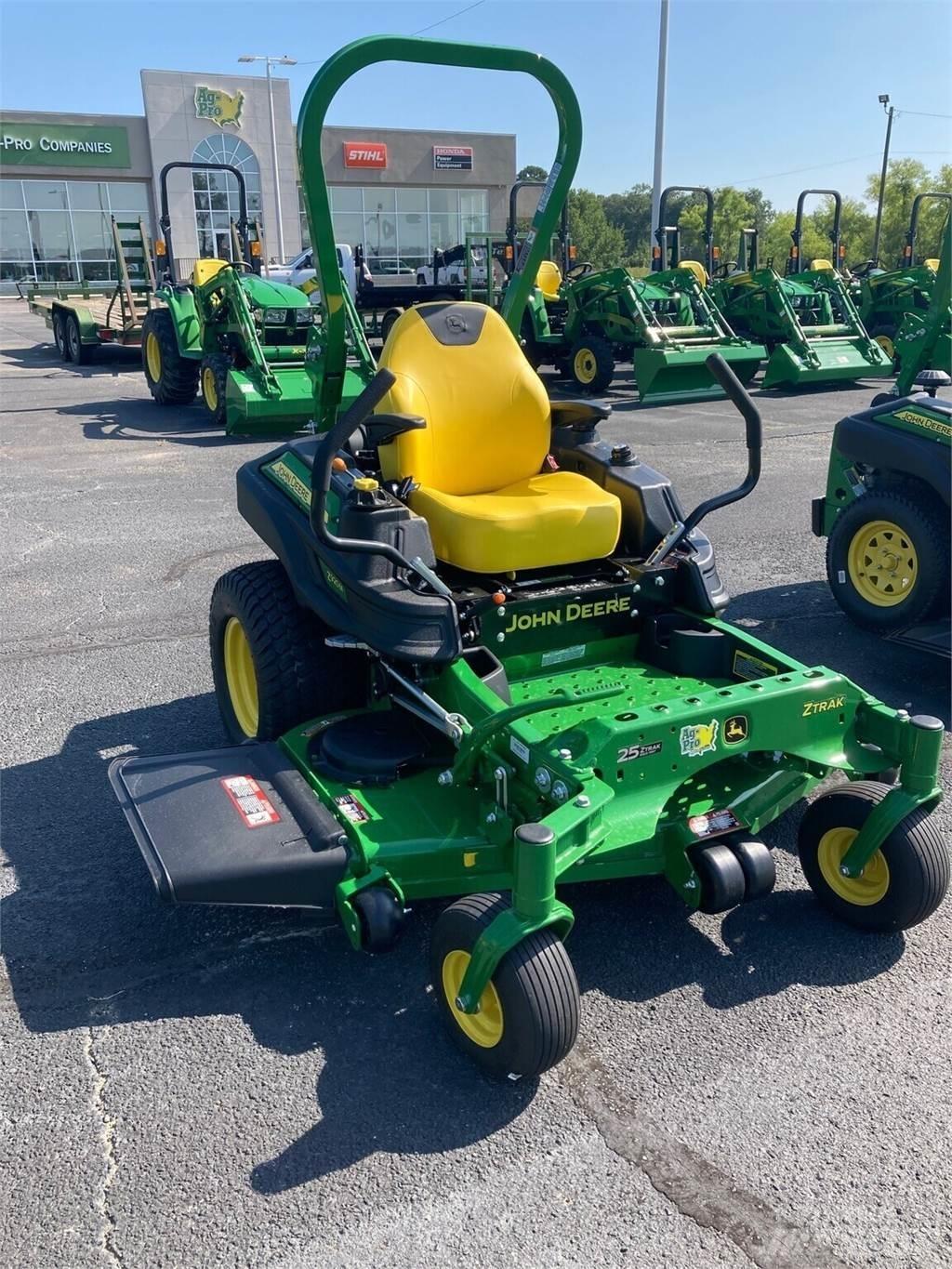 John Deere Z920M Zero turn mowers