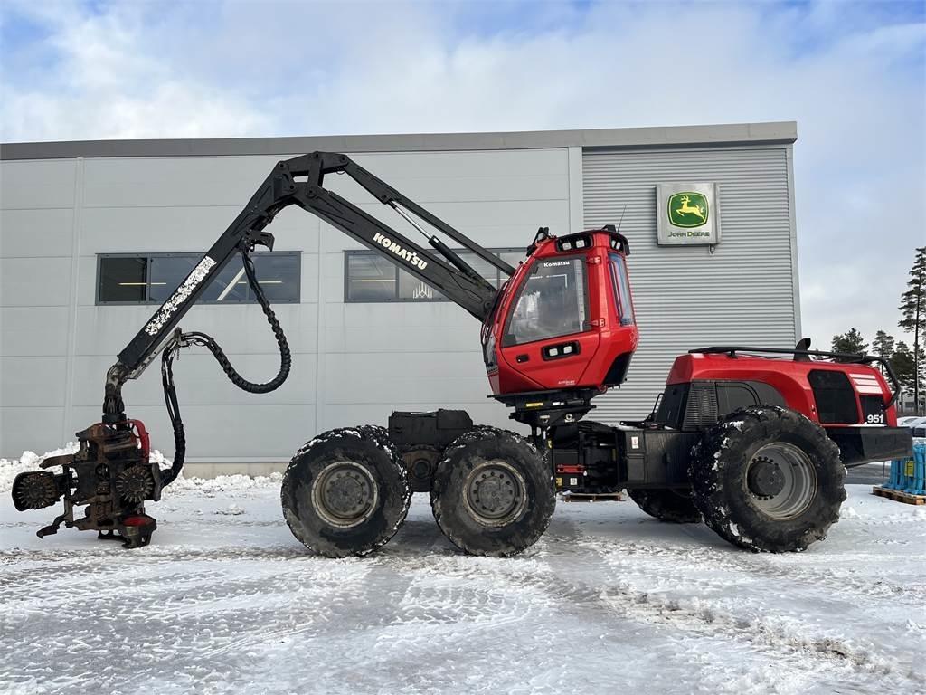 Komatsu 951 Harvesters