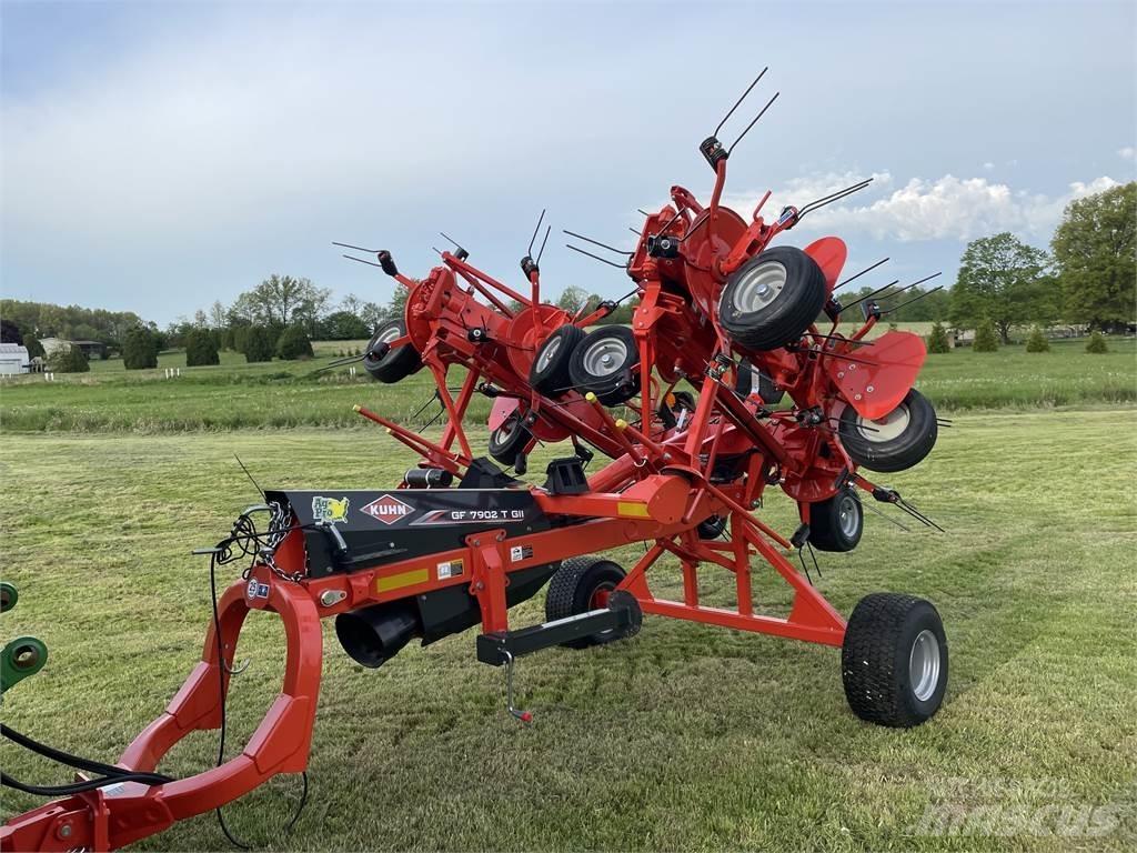 Kuhn GF7902 Rakes and tedders