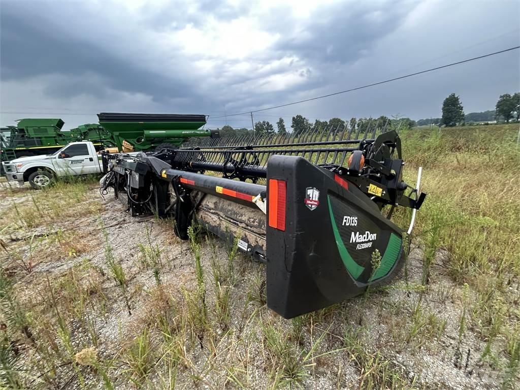 MacDon FD135 Combine harvester accessories