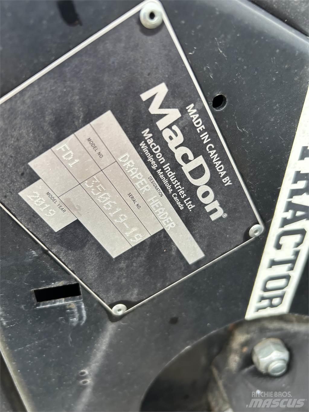MacDon FD135 Combine harvester accessories