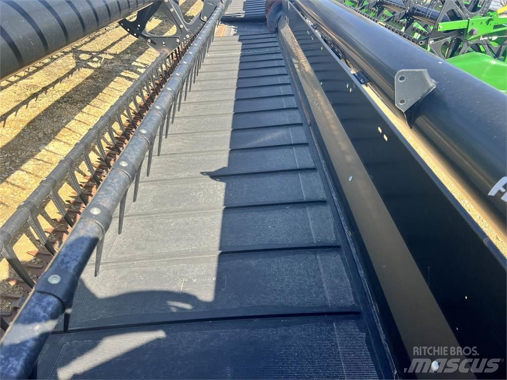 MacDon FD75 Combine harvester accessories