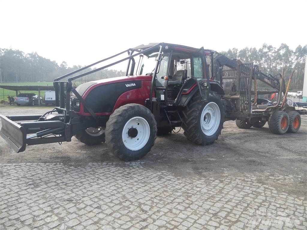 Valtra T121 Cranes and loaders