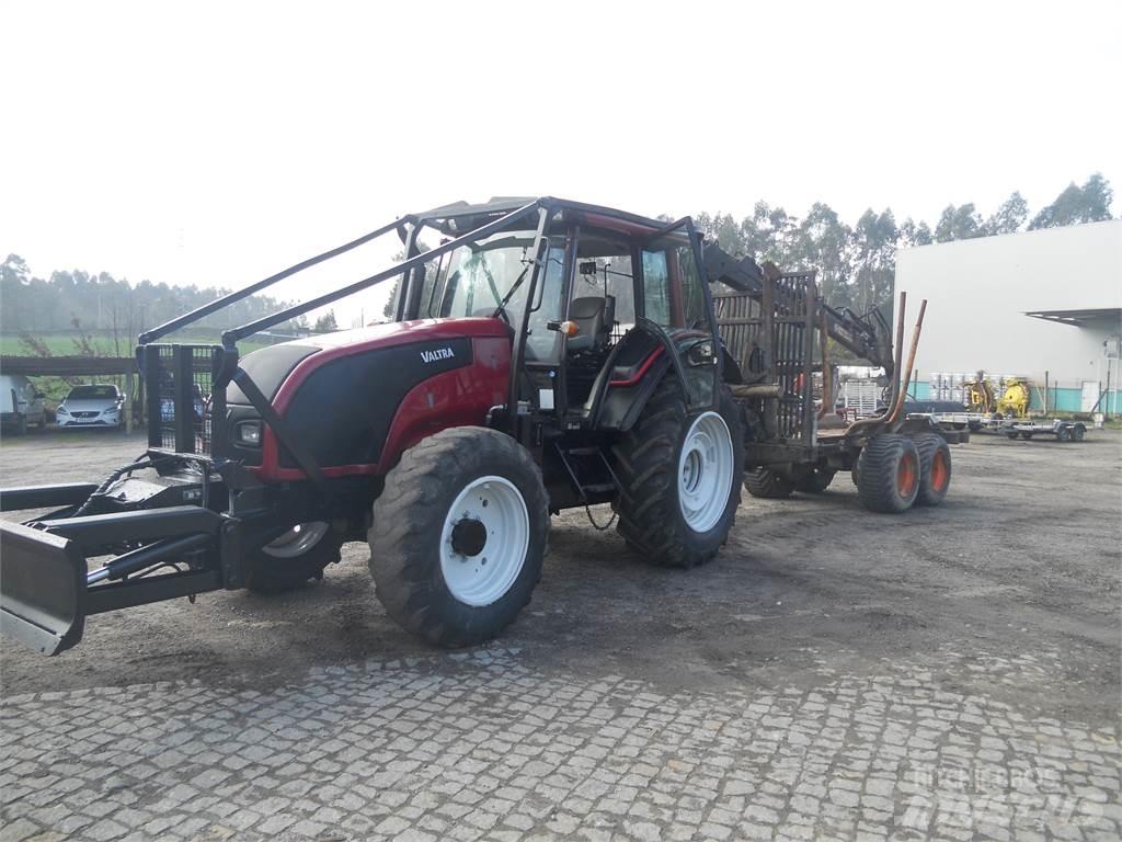 Valtra T121 Cranes and loaders