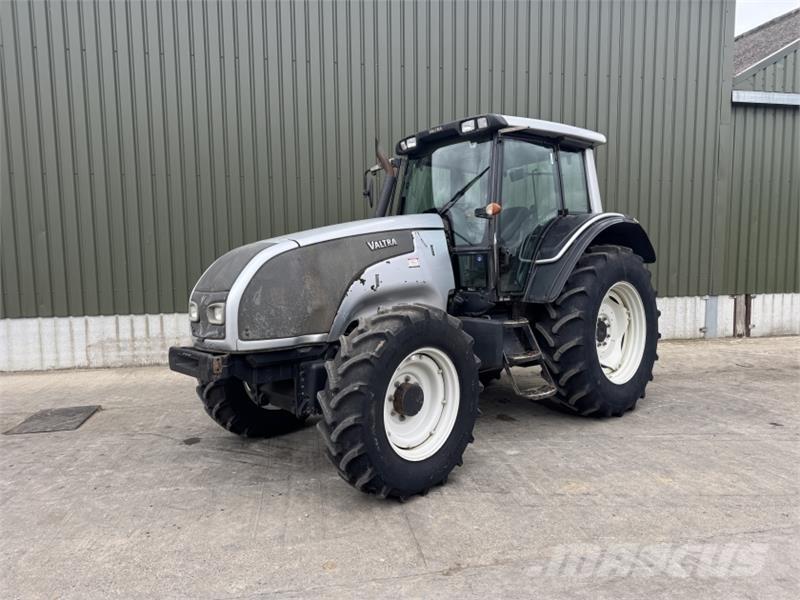 Valtra T 121 Tractors
