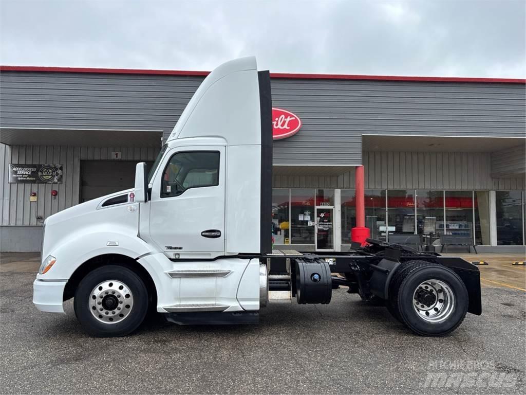 Kenworth T680 Tractor Units