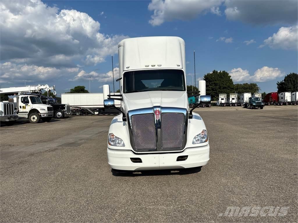 Kenworth T680 Tractor Units