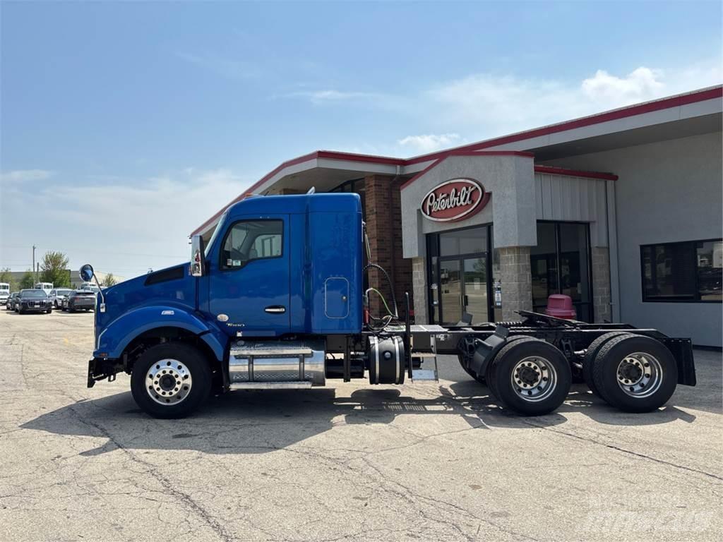 Kenworth T880 Tractor Units