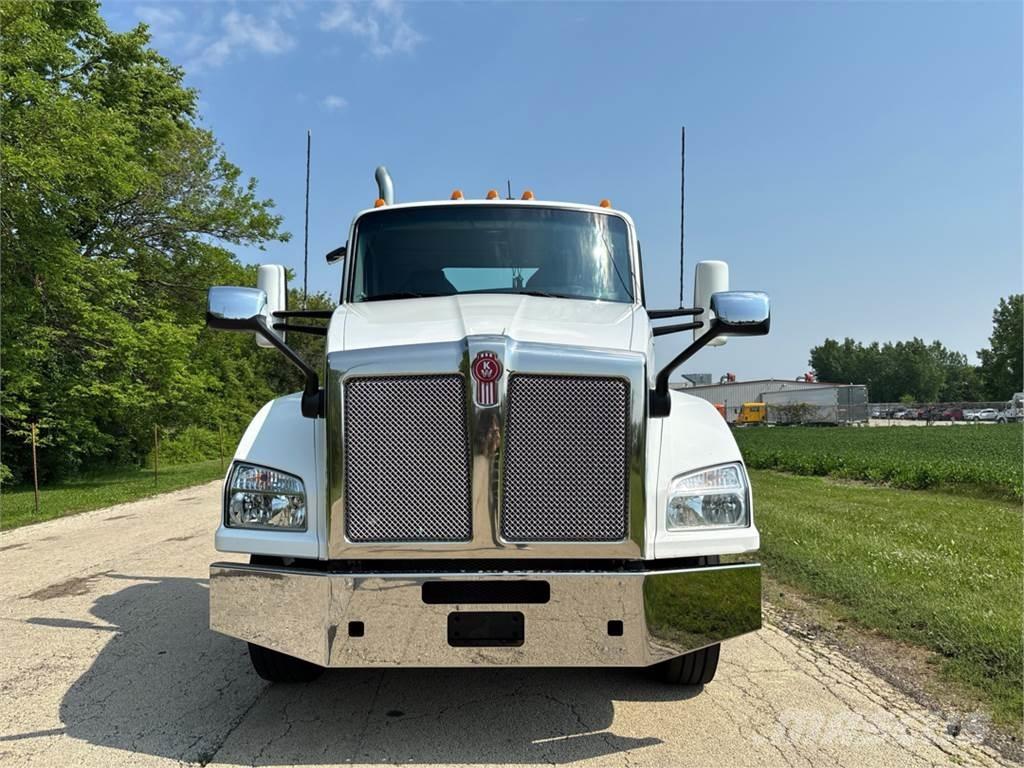 Kenworth T880 Tractor Units