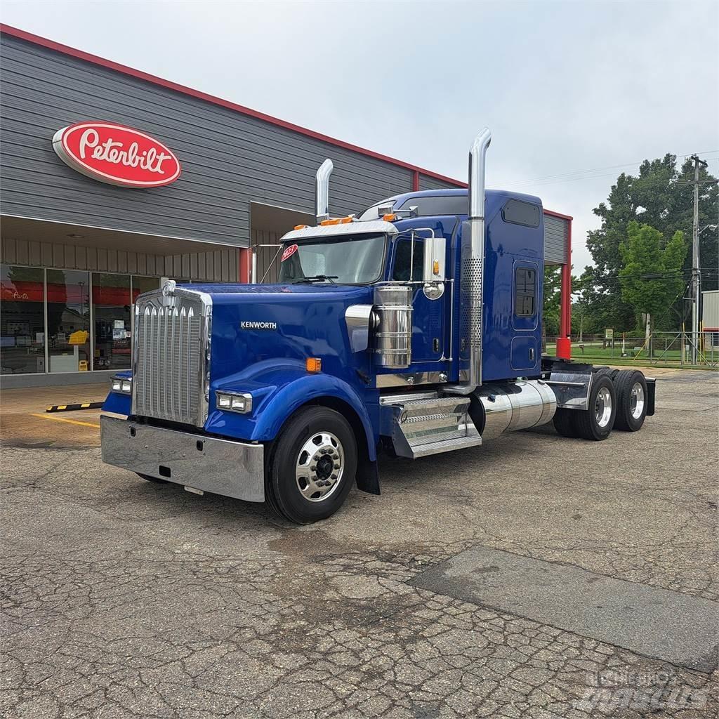 Kenworth W900 Tractor Units