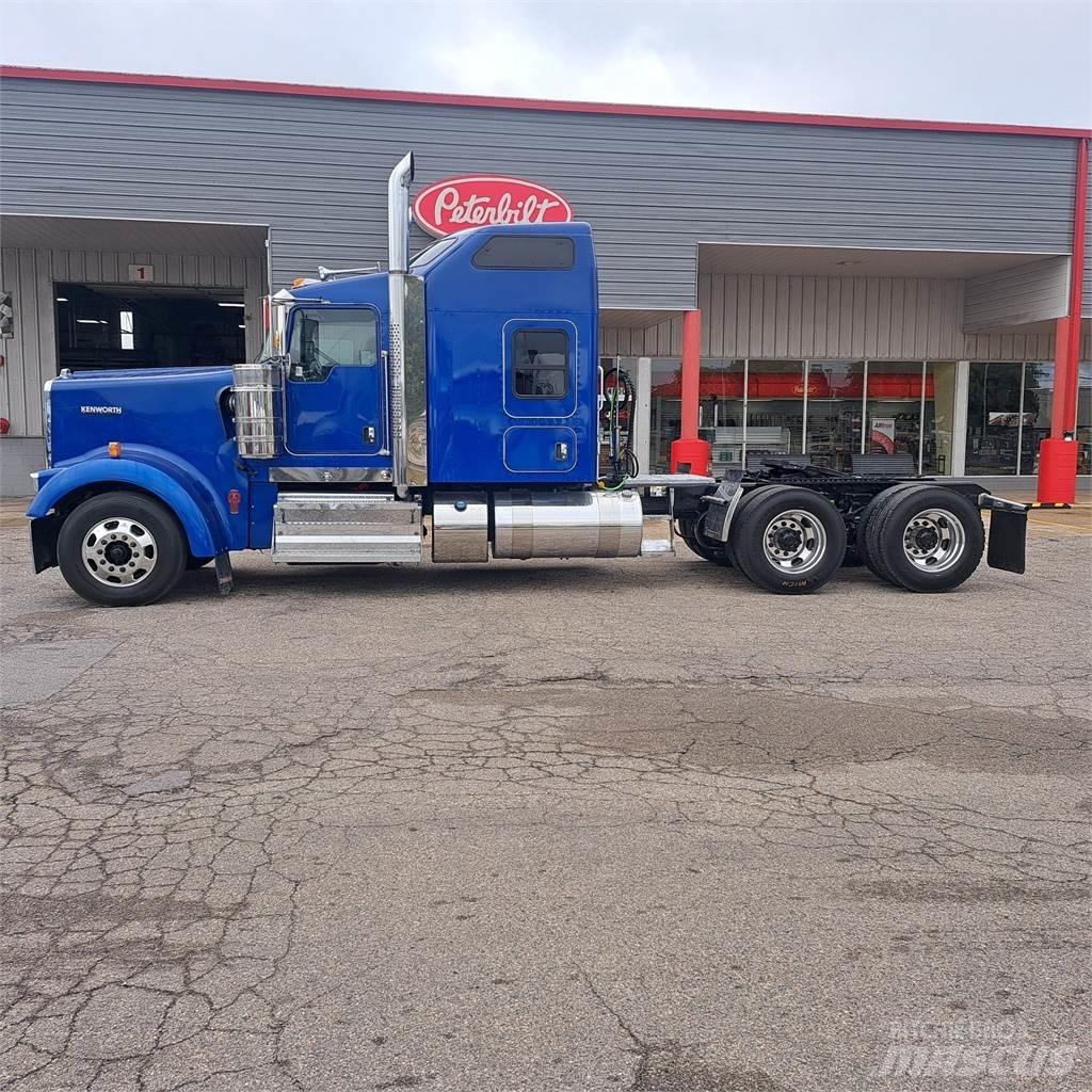 Kenworth W900 Tractor Units