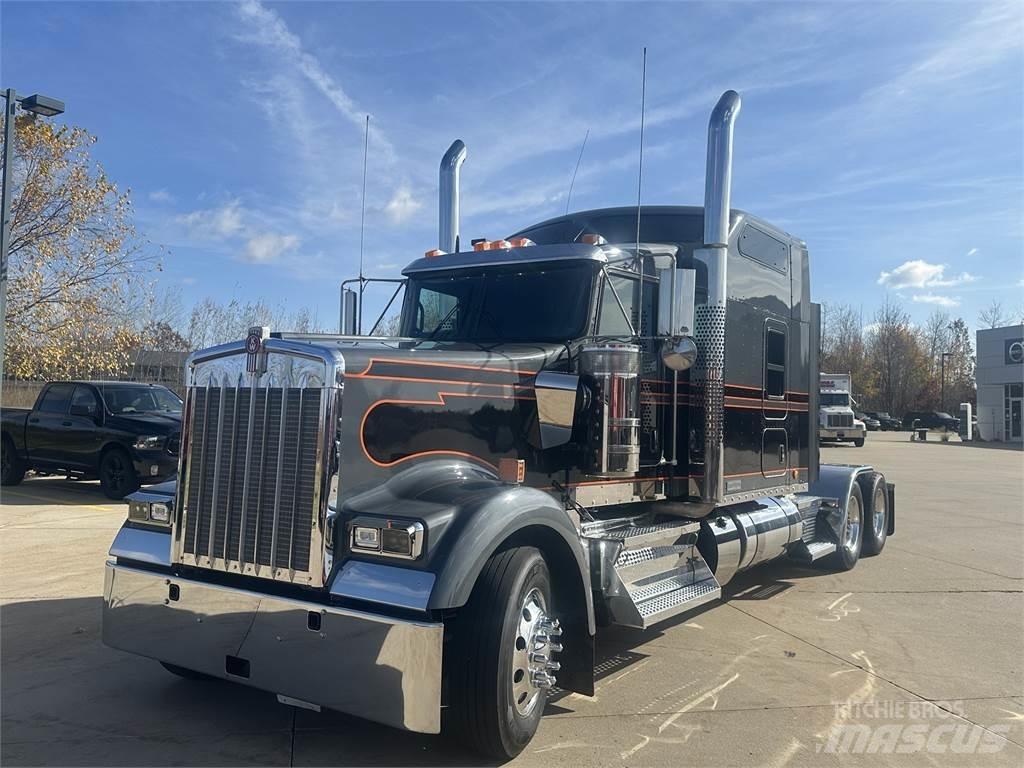 Kenworth W900 Tractor Units