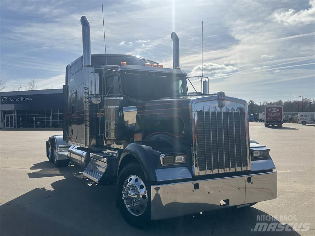 Kenworth W900 Tractor Units