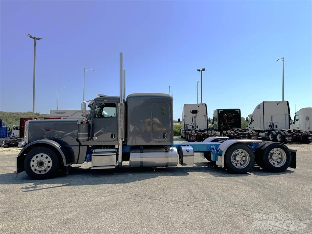 Peterbilt 389 Tractor Units