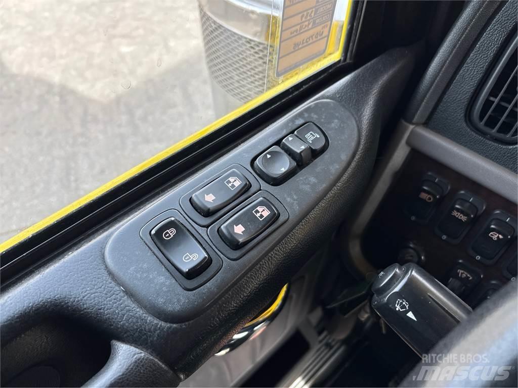 Peterbilt 389 Tractor Units
