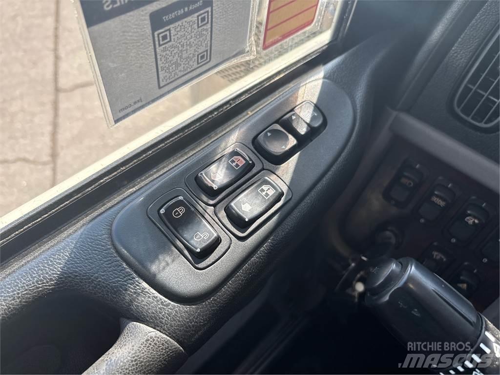 Peterbilt 389 Tractor Units