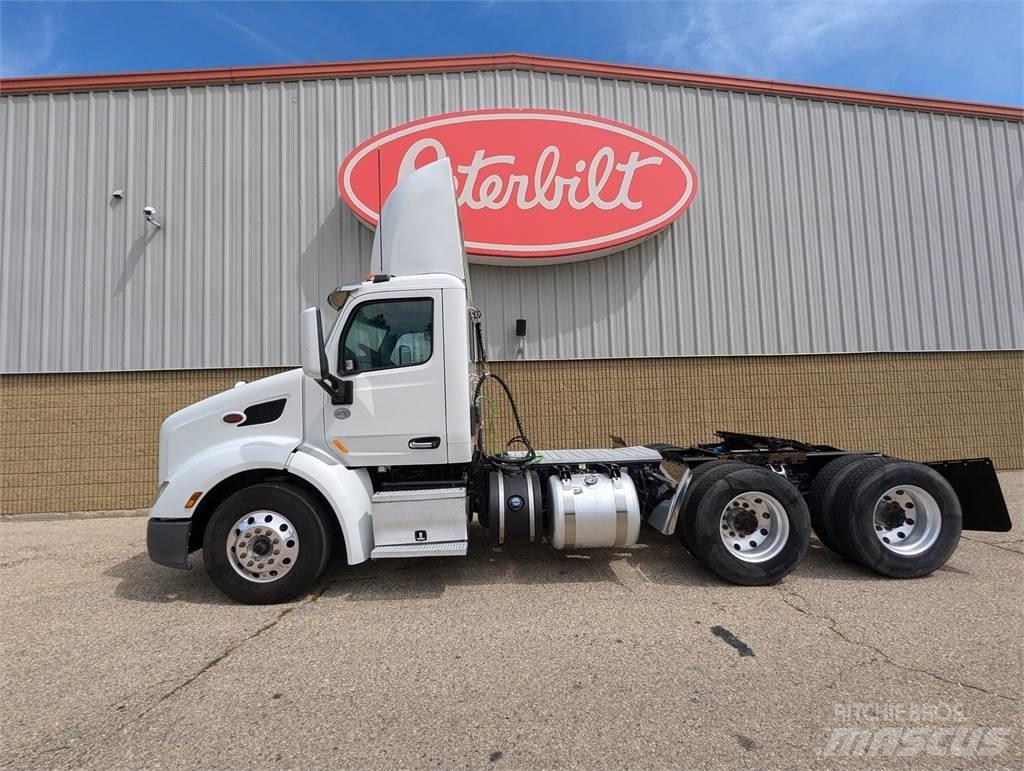 Peterbilt 579 Tractor Units