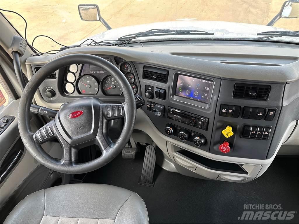Peterbilt 579 Tractor Units
