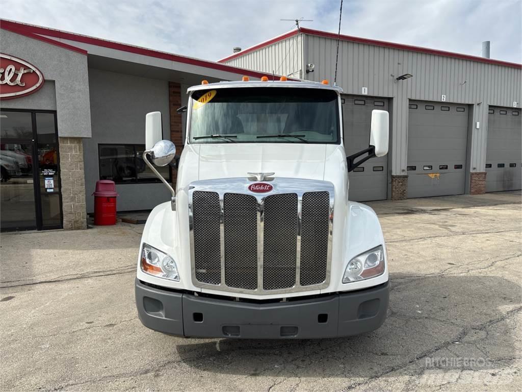 Peterbilt 579 Tractor Units
