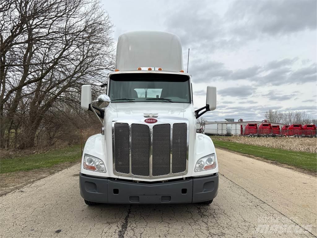 Peterbilt 579 Tractor Units