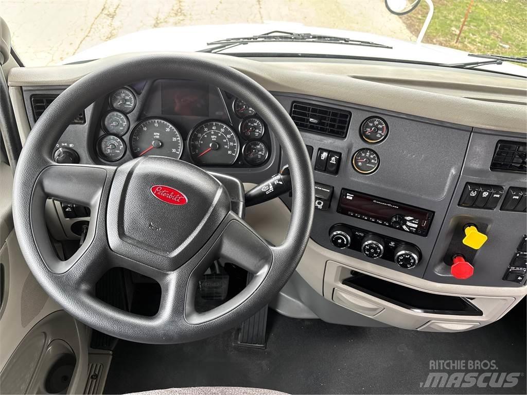 Peterbilt 579 Tractor Units