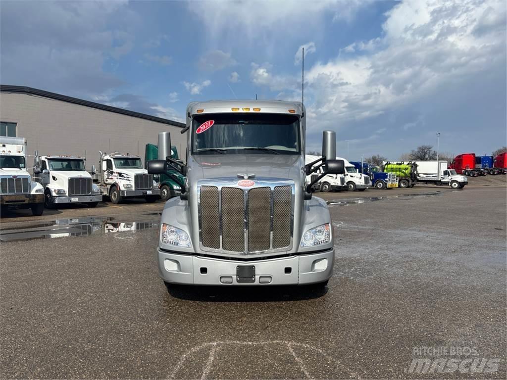 Peterbilt 579 Tractor Units