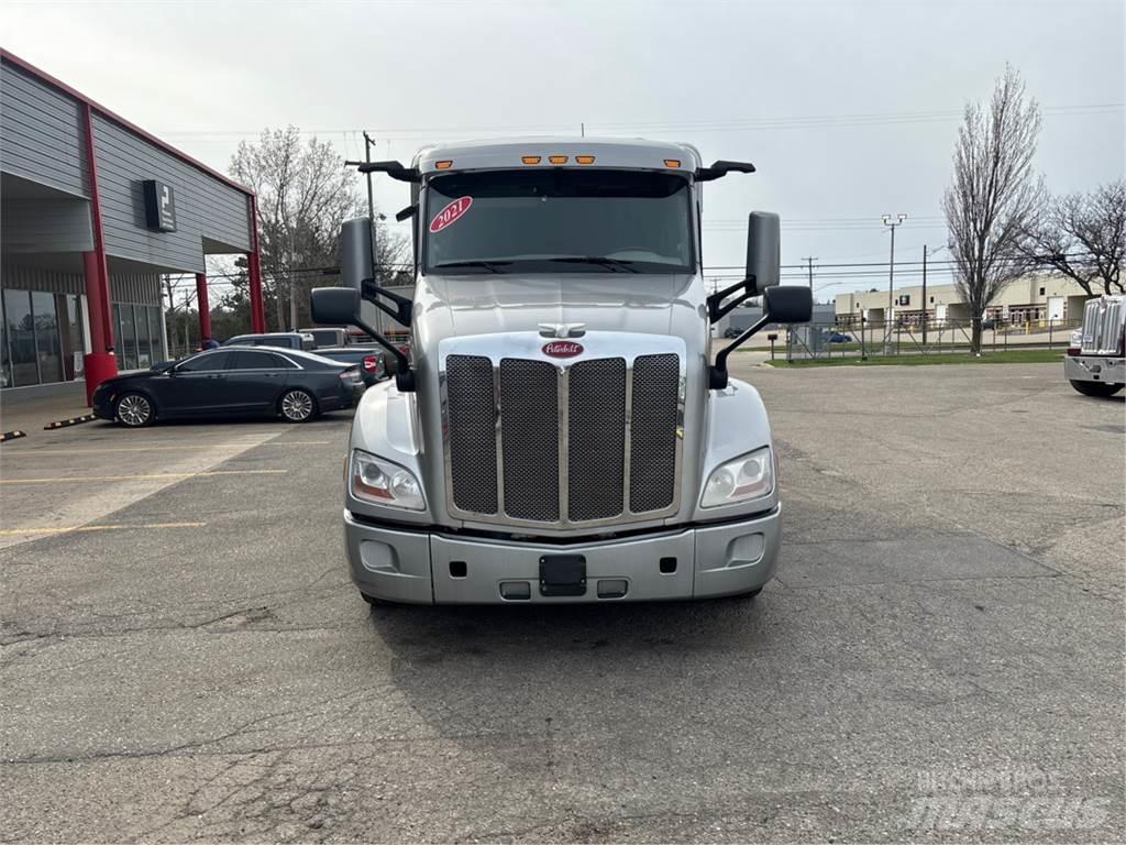 Peterbilt 579 Tractor Units
