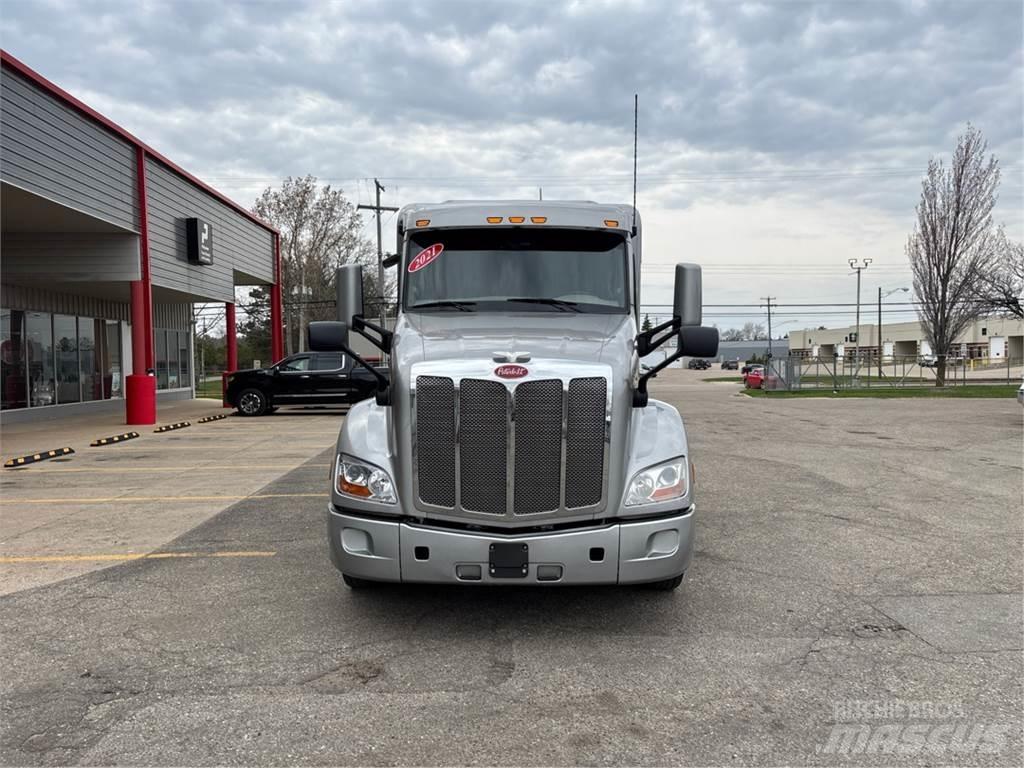 Peterbilt 579 Tractor Units