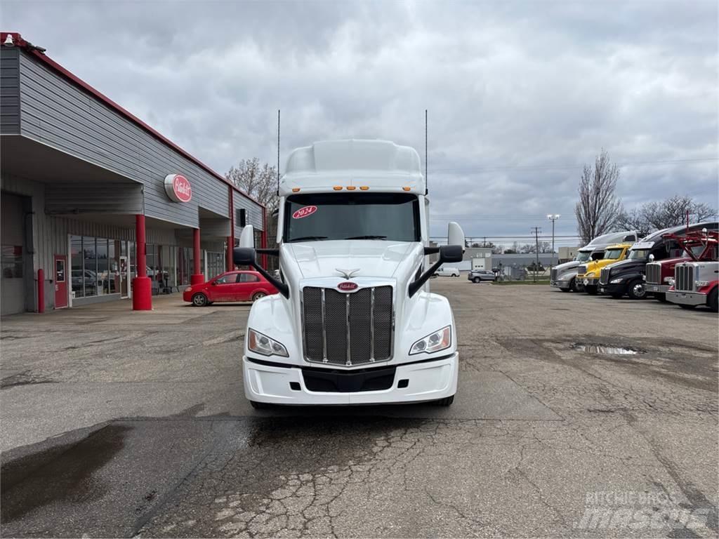 Peterbilt 579 Tractor Units