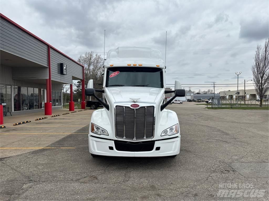 Peterbilt 579 Tractor Units