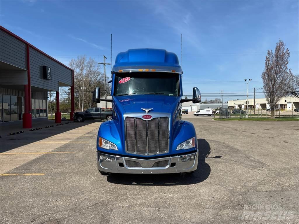 Peterbilt 579 Tractor Units